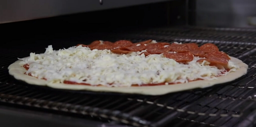 How to make Chuck e Cheese Pizza 